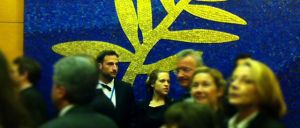 Männer zeigen Filme & Frauen ihre Brüste